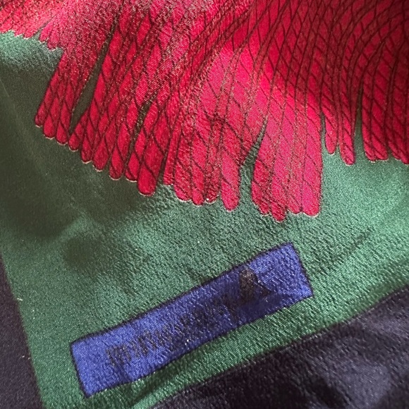 Aquascutum silk scarf - Picture 10 of 14